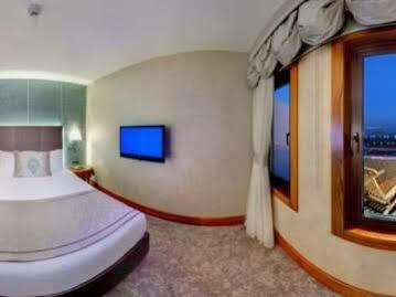 Готель Biz Cevahir Sultanahmet 4*